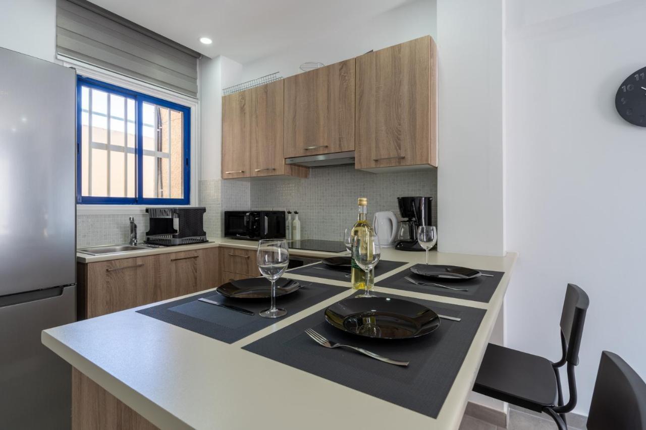 Odyssey - Captivating 2-Bedroom Retreat In Larnaca Exteriör bild
