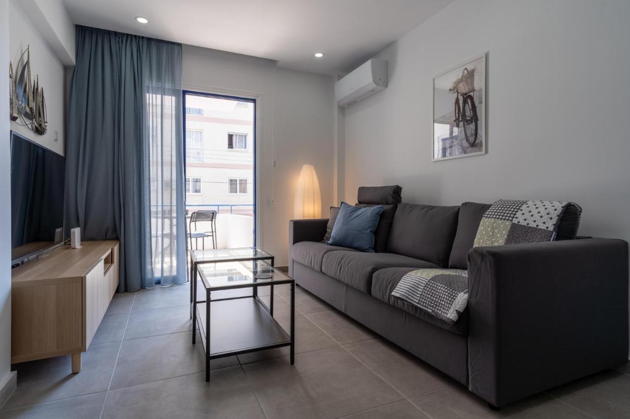 Odyssey - Captivating 2-Bedroom Retreat In Larnaca Exteriör bild