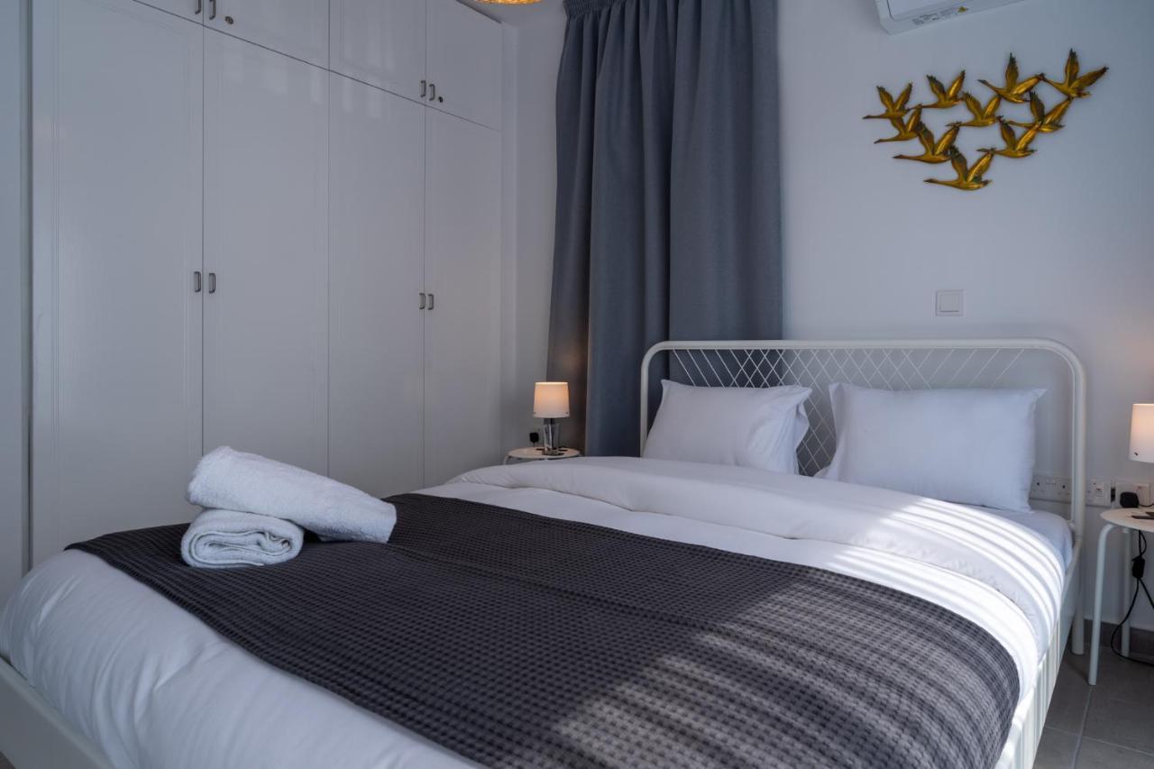 Odyssey - Captivating 2-Bedroom Retreat In Larnaca Exteriör bild