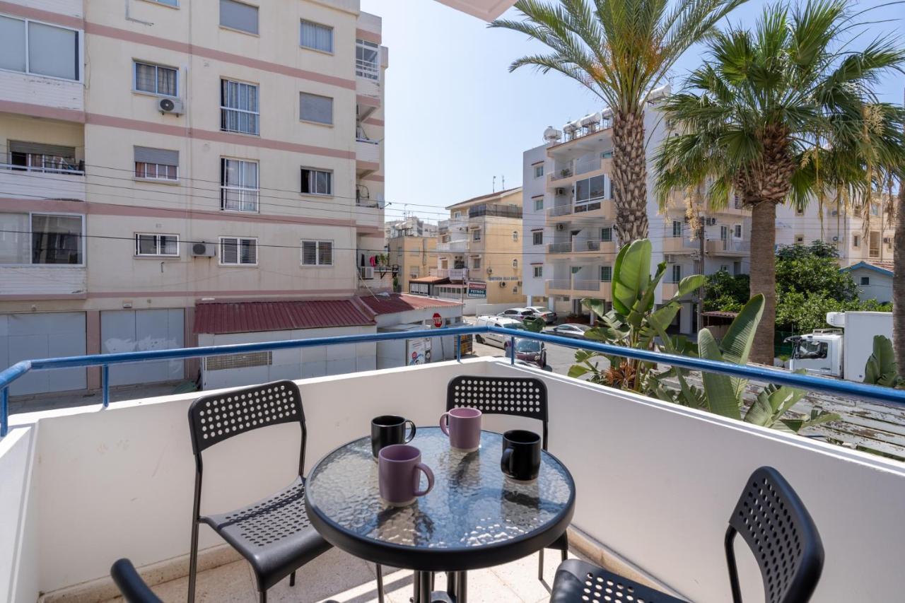 Odyssey - Captivating 2-Bedroom Retreat In Larnaca Exteriör bild