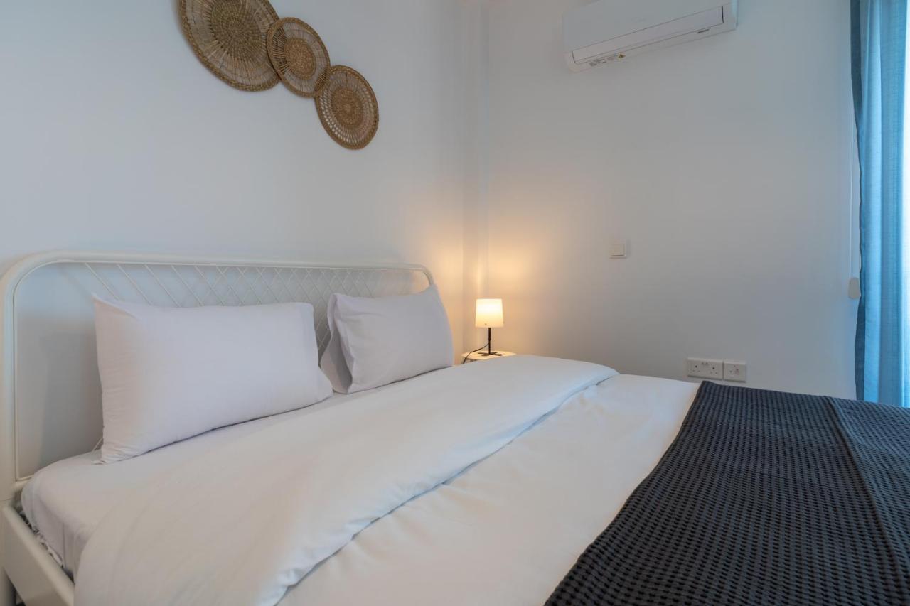 Odyssey - Captivating 2-Bedroom Retreat In Larnaca Exteriör bild